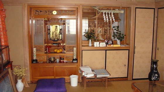 神棚と仏壇を祀るには 対立しないよう注意が必要 神棚と日本